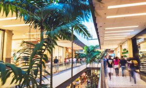 Corredor de lojas do Norte Shopping