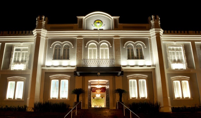 Fachada do Shopping Curitiba