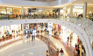 Corredor de lojas Shopping Vila Velha